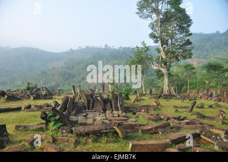 Gunung Padang, site mégalithique situé dans le village de Karyamukti, Cianjur regency, province de Java Ouest de l'Indonésie. Banque D'Images
