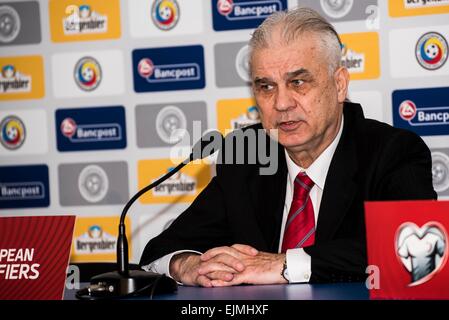 29 mars 2015 : Anghel Iordanescu l'entraîneur de l'Équipe nationale de la Roumanie à la conférence de presse après le 15ème Championnat d'Europe de l'UEFA tour de qualification match entre l'Équipe nationale de football de la Roumanie (ROU) et l'Équipe nationale de football des îles Féroé (BOF) à ''Ilie Oana'' Stadium, Ploiesti à Ploiesti, Roumanie ROU. Catalin Soare/www.sportaction.ro Banque D'Images