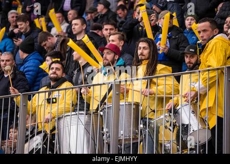 29 mars 2015 Romnian:partisans au début de la 15e ronde de qualification du Championnat d'Europe UEFA match entre l'Équipe nationale de football de la Roumanie (ROU) et l'Équipe nationale de football des îles Féroé (BOF) à ''Ilie Oana'' Stadium, Ploiesti à Ploiesti, Roumanie ROU. Catalin Soare/www.sportaction.ro Banque D'Images