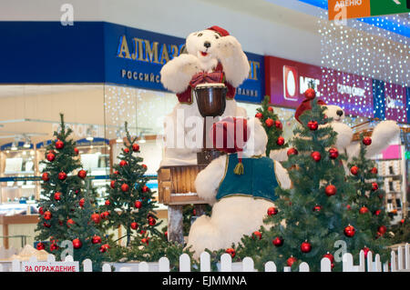 Orenbourg - 6 décembre : nouvelle année de l'ours polaire 6 décembre 2014 Armada à Orenbourg, région d'Orenbourg, Russie. Banque D'Images