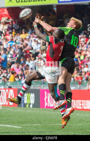 Hong Kong, Chine. Mar 28, 2015. Sam Croix de galles va jusqu'à une ligne out.Jour 2 de la 40ème Hong Kong rugby 7's.28.03.15. 28 mars 2015. Credit : Jayne Russell/Alamy Live News Banque D'Images