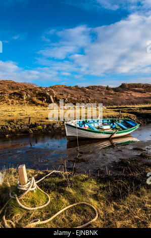 Bateau de pêche en bois construit de clinker à Lackbeg, près de Burtonport County Donegal Ireland Banque D'Images