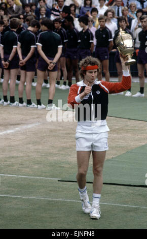 Finale de Wimbledon 1981. John McEnroe v Bjorn Borg. 4e juillet 1981. *** *** Local Caption - watscan - 19/04/2010 Banque D'Images