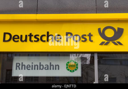 Poste allemande, Deutsche Post Shop, Dusseldorf ALLEMAGNE Banque D'Images