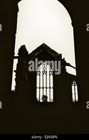 Abbaye de St Marys, Melrose, le Roxburghshire, Scottish Borders, Scotland. Silhouette avec filtre appliqué Banque D'Images