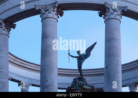 Le Welsh National War Memorial de Cathays Park, Cardiff. Banque D'Images