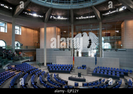 Deutscher Bundestag, leerer Plenarsaal mit kleiner Besuchergruppe Berlin, Deutschland, Europa | parlement Bundestag, Berlin, G Banque D'Images