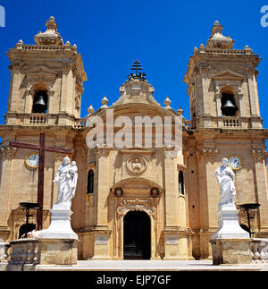 L'église de Saint Pierre et Saint Paul Zaghra Gozo Village Banque D'Images
