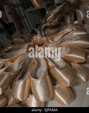 Un affichage de satin rose Chaussures de Ballet à Covent Garden Banque D'Images