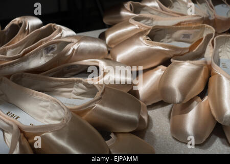 Un affichage de satin rose Chaussures de Ballet à Covent Garden Banque D'Images