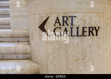 Inscrivez-vous pour l'art gallery sur un pilier de marbre, de l'intérieur, de l'Institut des Arts, Université de Brmingham, UK Banque D'Images