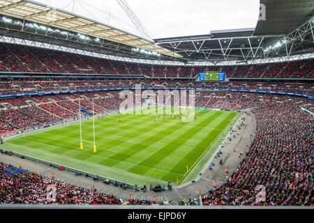 Match de rugby au stade de Wembley Sarrasins et Harlequins London Banque D'Images