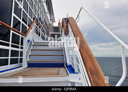 Escalier sur un bateau de croisière Banque D'Images