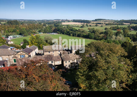 Une vue de Millgate, et le terrain de jeux, Masham, North Yorkshire, England, UK Banque D'Images
