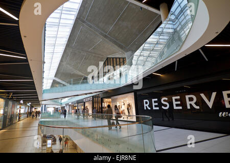 Katowicka Galeria - l'intérieur de centre commercial de Katowice, Pologne. Banque D'Images