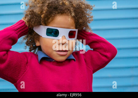 Pacific Islander woman lunettes 3D. Banque D'Images