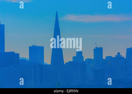 Silhouette d'horizon de la ville de San Francisco, California, United States Banque D'Images Silhouette d'horizon de la ville de San Francisco, California, United States Banque D'Images