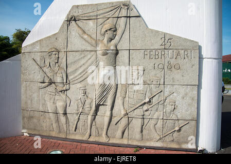 Monument commémoratif de la révolution, à la drapeu de coup d'etat de 1980, 7441, Paramaribo, Suriname Banque D'Images