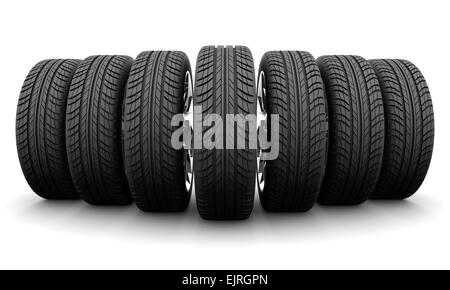 Coin de sept roues de voiture. Isolé sur fond blanc Banque D'Images