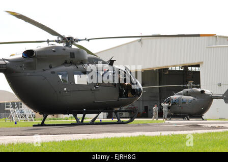 UH-72A Lakota hélicoptères utilitaires légers à Tupelo, Mississippi. par Dianne Bond pour EADS Amérique du Nord Banque D'Images