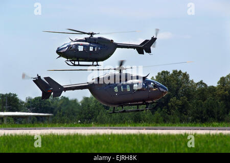 UH-72A Lakota hélicoptères utilitaires légers à Tupelo, Mississippi. par Dianne Bond pour EADS Amérique du Nord Banque D'Images