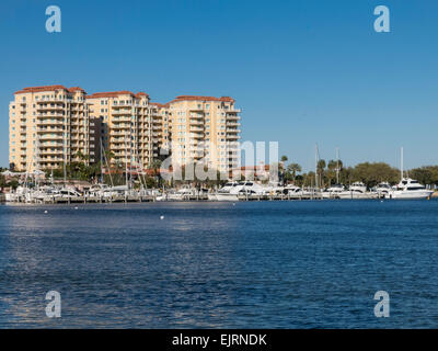 L'Yacht Basin et Vinoy Resort Hotel and condos , Saint Petersburg, Florida, USA Banque D'Images