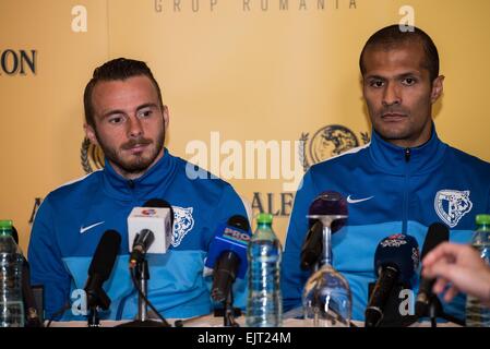 31 mars 2015 : Victor Astafei L et Geraldo Alves R lors de la conférence de presse pour présenter le partenariat entre d'ROU et Alexandrion Foundation au Sky Club dans Paulesti, Roumanie ROU. Catalin Soare/www.sportaction.ro Banque D'Images