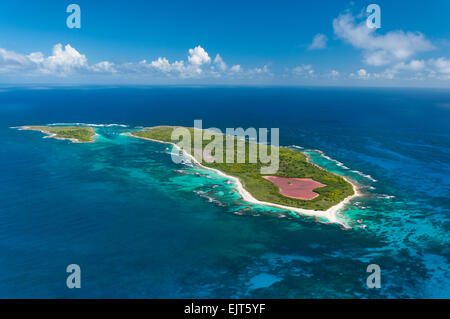 La France. La Guadeloupe, La PetiteTerre îles, terre du haut à gauche et Terre du bas à droite (vue aérienne) // La Guadeloupe, iles d Banque D'Images