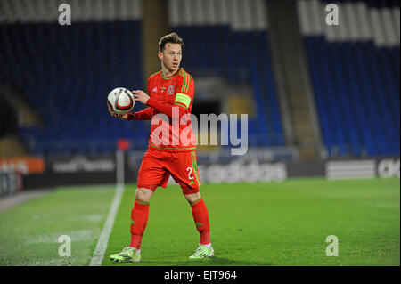 Cardiff, Wales, UK. Mar 31, 2015. En vertu de l'UEFA 21 Qualificatif Championnat - Pays de Galles v Bulgarie à la Cardiff City Stadium, Royaume-Uni : Pays de Galles sous le Capitaine Gethin Jones 21. Credit : Phil Rees/Alamy Live News Banque D'Images