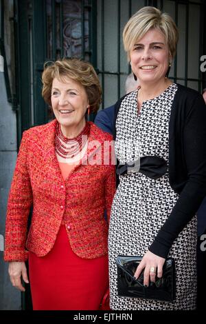 Bruxelles, Belgique, le 31 mars, 2015. La princesse Margriet (L) et de la Princesse Laurentien des Pays-Bas assiste à la cérémonie de remise des prix de la 'FEC La Princesse Margriet Award pour la Culture", prix de la Fondation européenne de la culture (FEC), 31 mars 2015, à Bruxelles. Dpa : Crédit photo alliance/Alamy Live News Banque D'Images