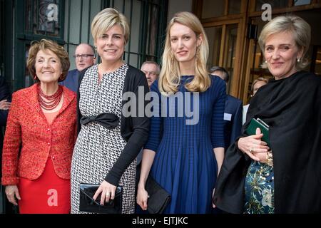 Bruxelles, Belgique, le 31 mars, 2015. La princesse Margriet (L-R), la Princesse Laurentien des Pays-Bas, Elisabetta Maria Rosboch von Wolkenstein et la Princesse Astrid de Belgique, assister à la cérémonie de remise des prix de la 'FEC La Princesse Margriet Award pour la Culture", prix de la Fondation européenne de la culture (FEC), 31 mars 2015, à Bruxelles. Dpa : Crédit photo alliance/Alamy Live News Banque D'Images