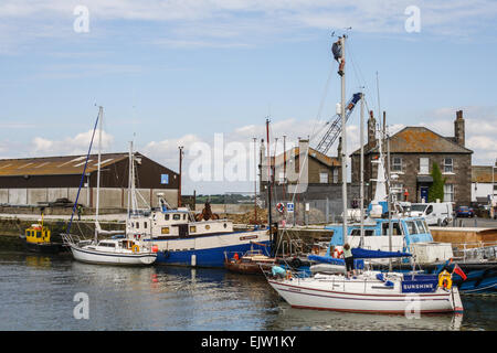 Glasson Dock près de Lancaster, sur l'estuaire de la Lune, Lancashire. Bateaux à quai. Banque D'Images