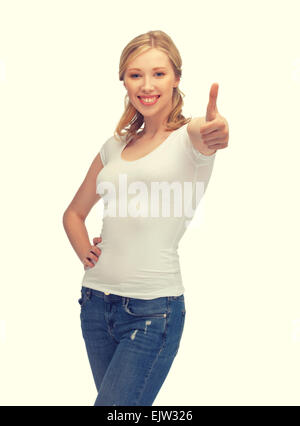 Femme en blanc blanc T-shirt with Thumbs up Banque D'Images