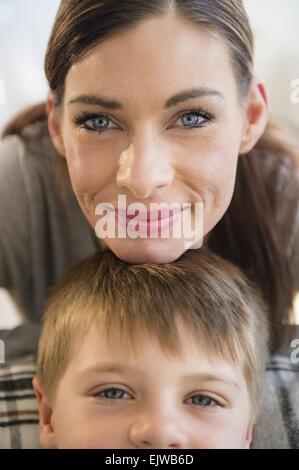 Portrait de mère et fils (6-7) Banque D'Images