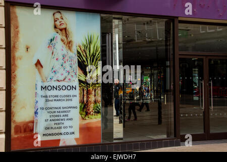 La mode de la mousson store fermé le th 22 mars 2015 en raison du déclin économique de Dundee, Royaume-Uni Banque D'Images