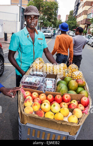 Johannesburg Afrique du Sud,African Maboneng District,Arts on main,quartier urbain plus doux,Fox Street,Black Blacks Africains Minorit ethnique Banque D'Images