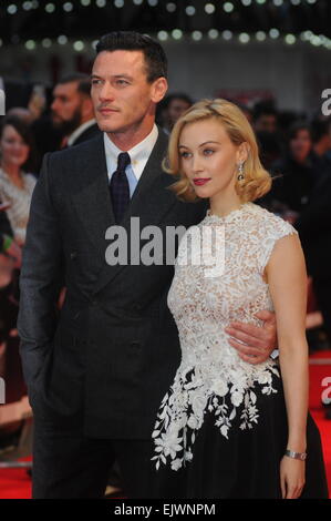 London,UK,01 octobre 2014 Luke Evans & Sarah Gadon assister à premiere Dracula film Untold à Odéon Leicester Square,West End de Londres. Banque D'Images