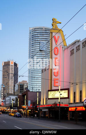 Vogue Theatre, Granville Street , Vancouver, Canada Banque D'Images