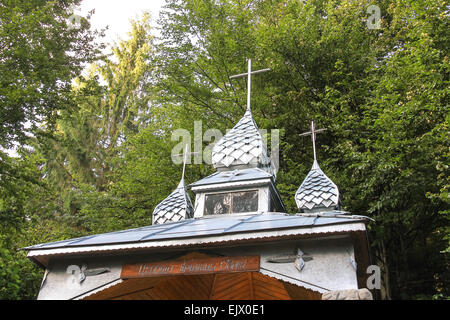 Village urych , la région de Lviv. Ukraine - 1 juillet 2014 : sources minérales, et la guérison de l'eau dans le centre historique et culturel 'réserve' tustan. ukraine Banque D'Images