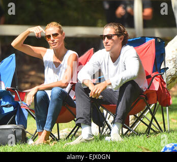 Heidi Klum observe ses enfants jouer au soccer de Brentwood avec petit ami Vito Schnabel comprend : Heidi Klum,Vito Schnabel Où : Los Angeles, California, United States Quand : 27 mai 2014 Banque D'Images