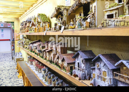 Taneto, ITALIE - 27 décembre 2014 : grand marché ok computer 'villaggio di Babbo Natale' dans le centre de jardinage mondoverde. taneto, italie Banque D'Images