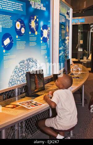 Le Bradbury Science Museum de Los Alamos est un amusant et intéressant pour les jeunes et les moins jeunes d'en apprendre davantage sur l'histoire. Banque D'Images