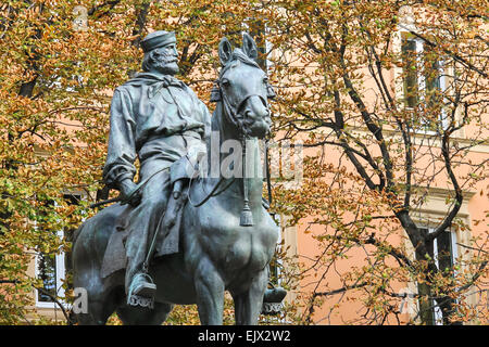 Statue équestre de Giuseppe Garibaldi à Bologne. Italie Banque D'Images