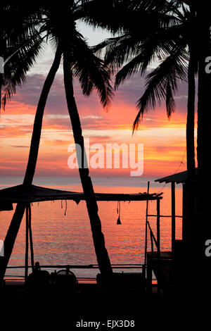 Coucher du soleil à plage de Palolem, Palolem, Goa, Inde, Asie Banque D'Images