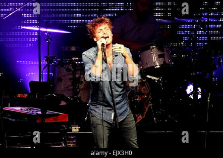 Paolo Nutini effectuant à Kirstenbosch National Botanical Garden le 18 mars 2015. Banque D'Images