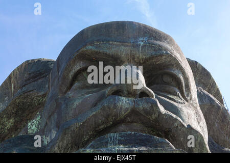 Détail de la Karl Marx, Monument Brückenstraße, Chemnitz, Saxe, Allemagne Banque D'Images