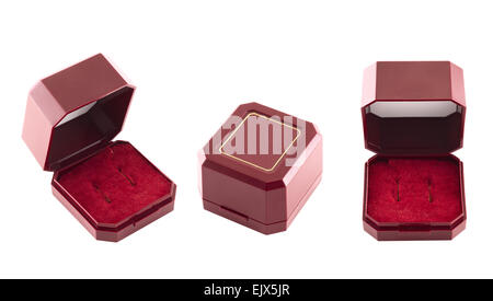 Bijoux boîte cadeau en velours rouge isolé Banque D'Images