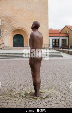 'Ici et maintenant' (2002) Sculpture d'Antony Gormley dans Höganäs, Suède. Banque D'Images