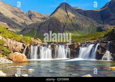 Le beau conte de piscines sur l'île de Skye, Écosse Banque D'Images