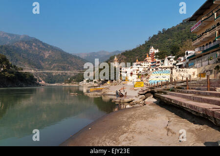 Laxman Jhula pont au-dessus de Ganges river. Rishikesh Banque D'Images